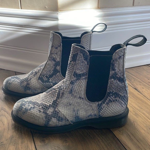 Dr. Martens Snake Skin Size 6 - Picture 3 of 6